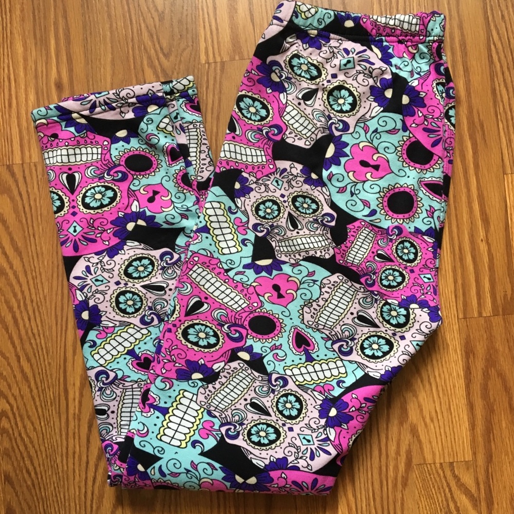Just Cozy Sugar Skull Leggings large/extra large